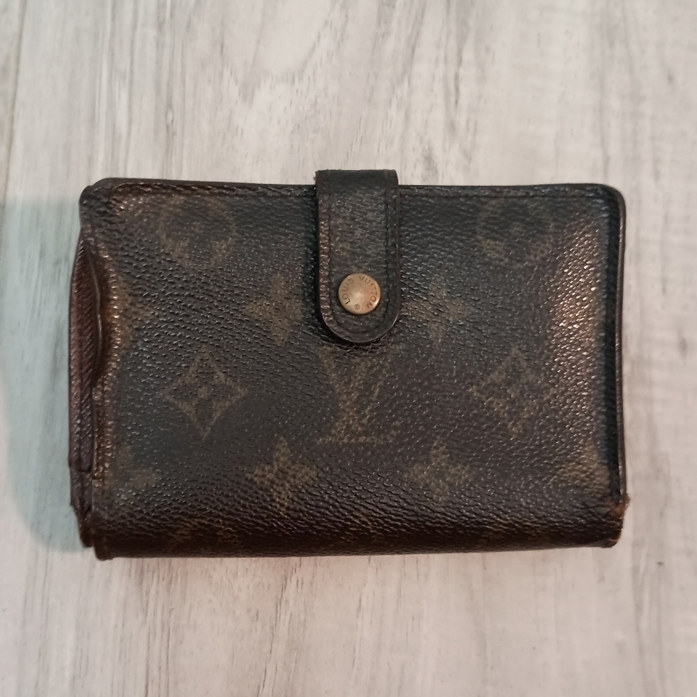 Louis Vuitton Monogram Kisslock Wallet